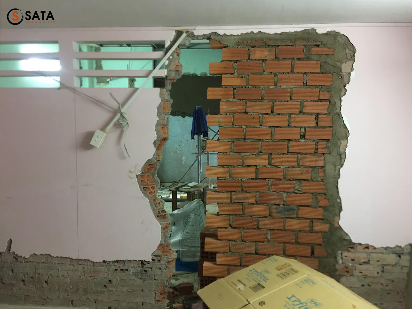 Cải tạo nhà - Thay đổi vị trí cửa, làm mới phòng ngủ